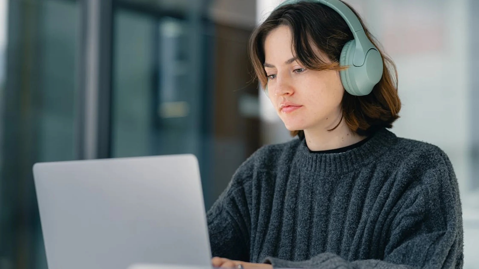 The Brain Song category article photo for The Brain Song Focus Routine: A Simple 20-Minute Listening Plan