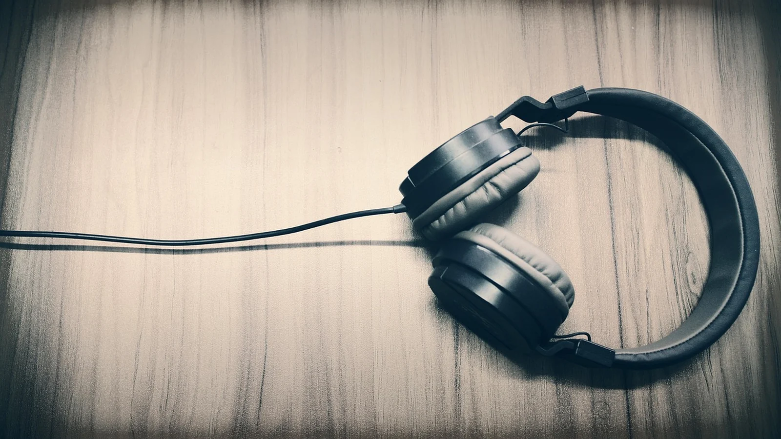 The Brain Song category article photo for Gamma Binaural Beats for Deep Work: A Careful Buyer’s Guide to The Brain Song